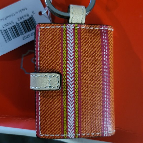 3 Large Coach Picture Frame Keychains - Picture 7 of 7